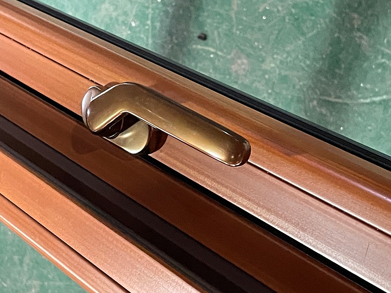 太驚艷！這些顏值與實(shí)力并存的樓上樓鋁木門(mén)窗，真讓人心動(dòng)！