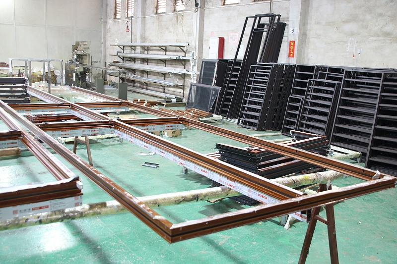 高端門窗選擇哪種風(fēng)格和材質(zhì)比較好？有門窗廠家推薦嗎？