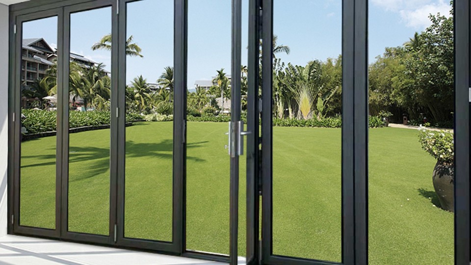 鋁合金門(mén)窗滑撐到底有多重要？樓上樓高端門(mén)窗這樣說(shuō)…